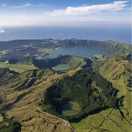 Apartmentfour * Πόντα Ντελγκάντα